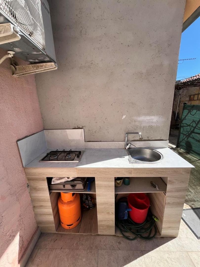 City Centre Apartment With Terrace 2 Пула Екстериор снимка